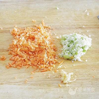 炸胡萝卜丸子家常做法，炸萝卜丸子的做法