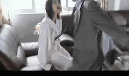 蒋劲夫家暴的来龙去脉，终于为他当初的粗暴行为