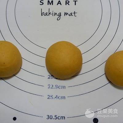 卡通小熊馒头的做法，卡通小黄人馒头的做法