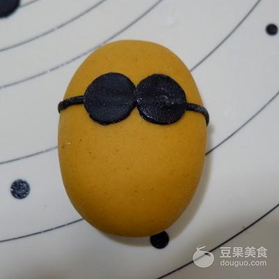 卡通小熊馒头的做法，卡通小黄人馒头的做法