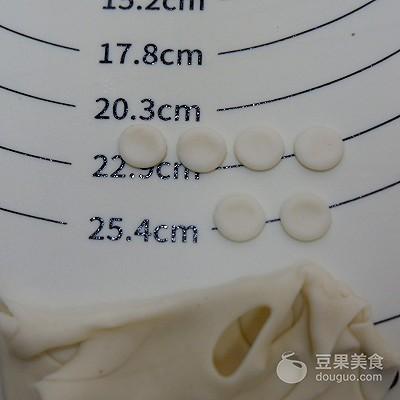 卡通小熊馒头的做法，卡通小黄人馒头的做法