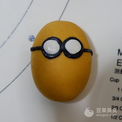 卡通小熊馒头的做法，卡通小黄人馒头的做法