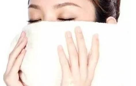 微波炉使用注意事项，如何正确使用微波炉及注意事项（生活小常识你一定不知道）