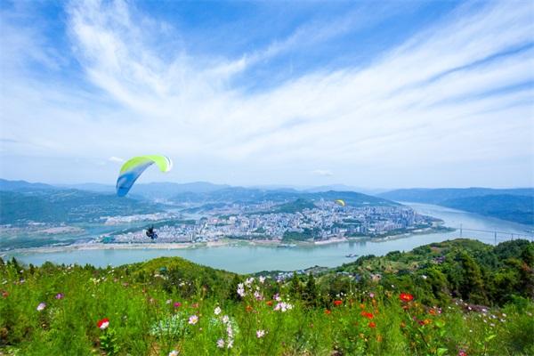 云阳旅游景点大全，云阳旅游景点哪个好玩（安逸！这个夏天坐高铁游云阳）