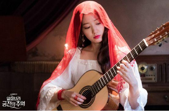 朴信惠玄彬对视的眼神，玄彬朴信惠灿烈的新剧可是在板鸭取景哦