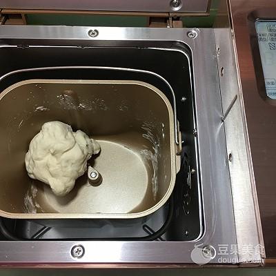 灌汤小笼包制作方法，许多人爱吃的灌汤包