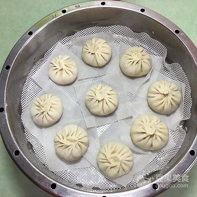 灌汤小笼包制作方法，许多人爱吃的灌汤包