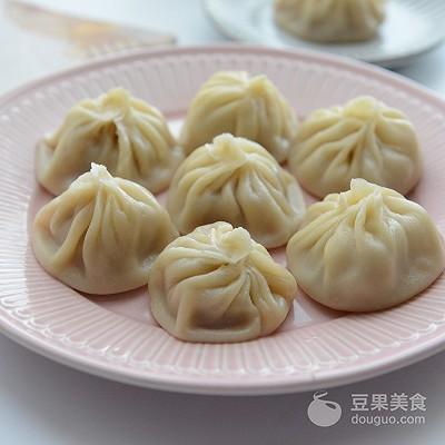灌汤小笼包制作方法，许多人爱吃的灌汤包