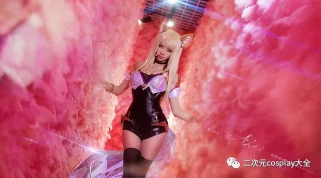 颜值女神一人cos英雄联盟KDA女团，英雄联盟技术流cos