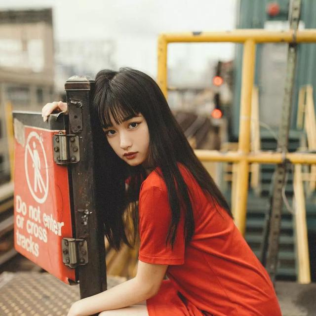 漫画壁纸女生可爱，美丽可爱漫画壁纸（精挑细选很萌很可爱的动漫女生壁纸）