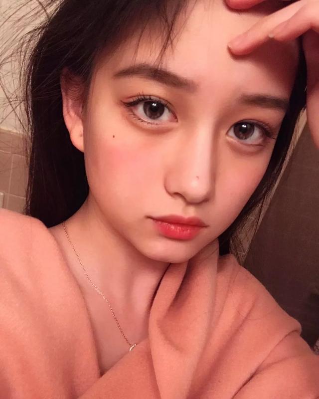 漫画壁纸女生可爱，美丽可爱漫画壁纸（精挑细选很萌很可爱的动漫女生壁纸）