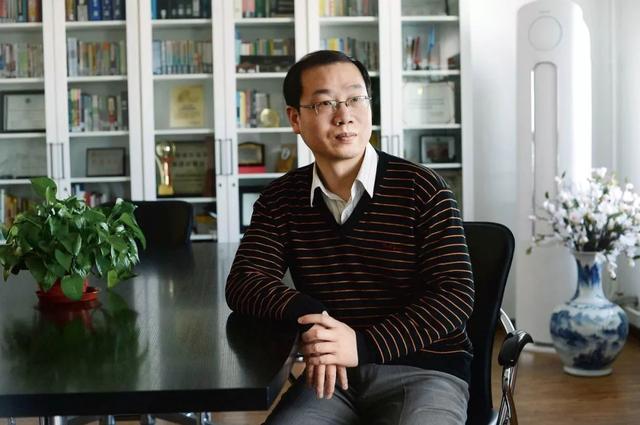 蒋劲夫家暴的来龙去脉，终于为他当初的粗暴行为