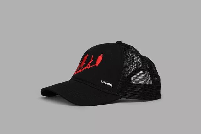 货车帽与鸭舌帽，功能与时尚性一应俱全