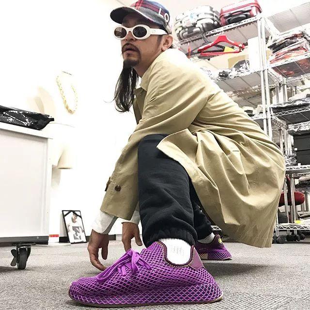 这位老哥告诉你，现在潮鞋男