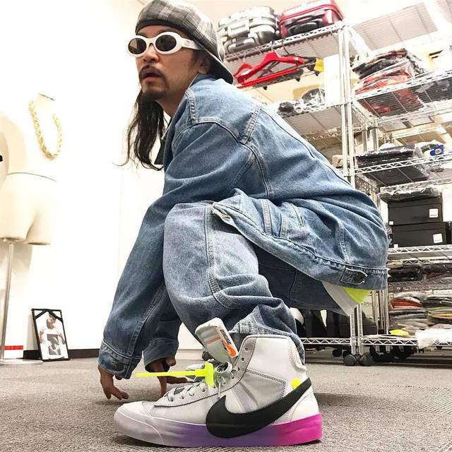 这位老哥告诉你，现在潮鞋男