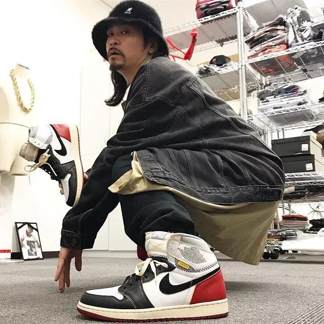 这位老哥告诉你，现在潮鞋男