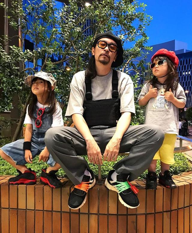 这位老哥告诉你，现在潮鞋男