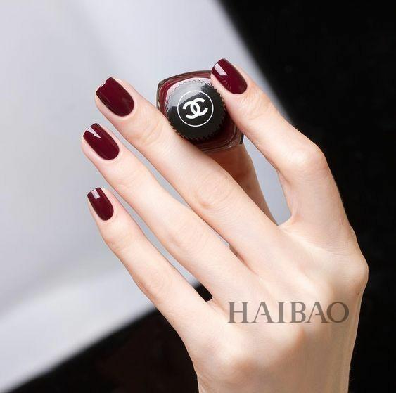 红色系简单美甲，红色美甲就是不二选择