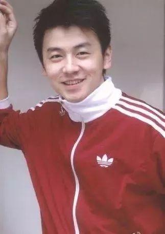 雷佳音居然比一米八的沈腾还要高，多少人被雷佳音六年前的帅照惊艳