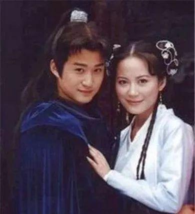 雷佳音居然比一米八的沈腾还要高，多少人被雷佳音六年前的帅照惊艳