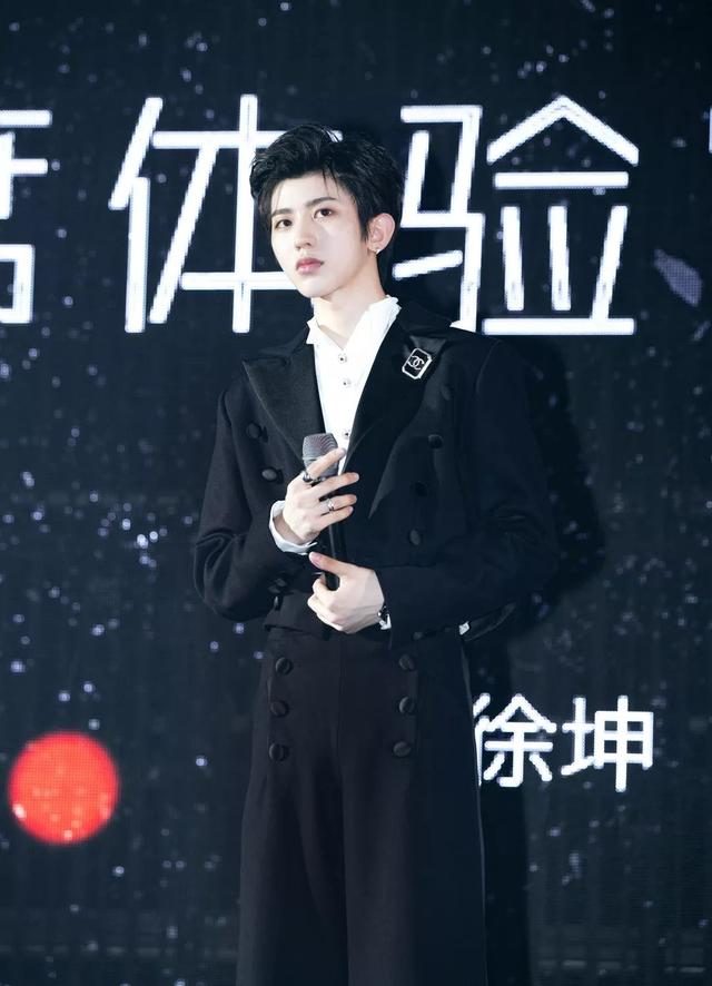 情人节送男友礼物什么样的情人节礼物，能让你和他都爱不释手？