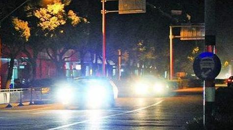 开夜车是什么意思，开夜车注意哪些（见黑停下来”什么意思）