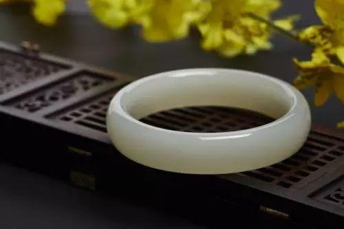 lagogo官方旗舰店，耐克阿迪达斯官方旗舰店直播