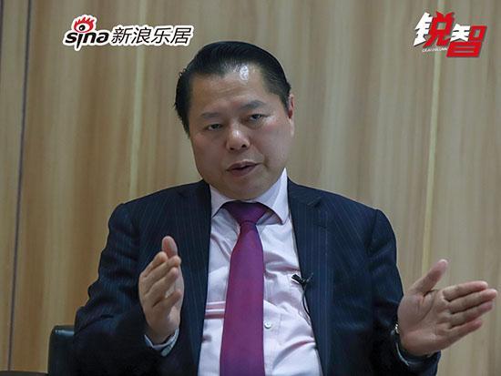 丁佐宏月星的使命，丁佐宏进到瓶子里