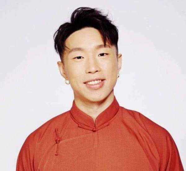 孟鹤堂微博中的张云雷，德云两大帅哥张云雷孟鹤堂同时发文