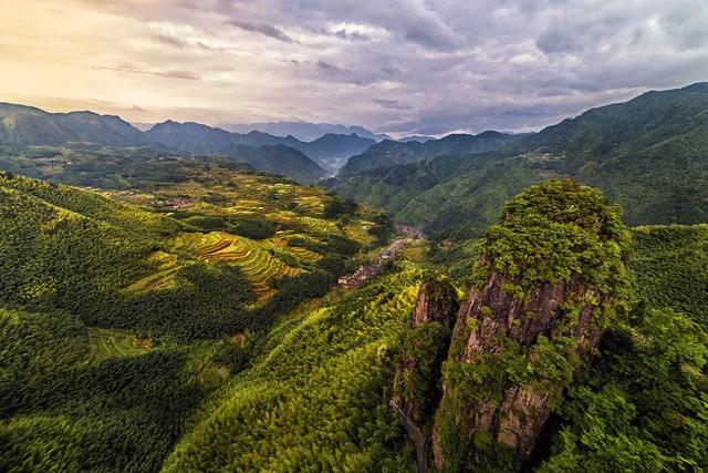 浙江丽水特色景点，丽水——被誉为“浙江绿谷”