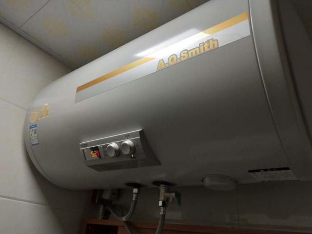ao史密斯燃气热水器，史密斯电热水器哪个系列好（史密斯热水器好在什么地方）