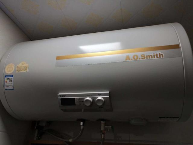 ao史密斯燃气热水器，史密斯电热水器哪个系列好（史密斯热水器好在什么地方）