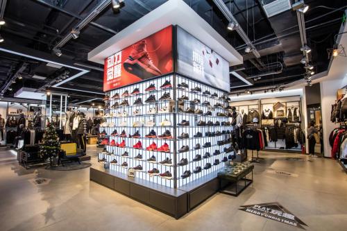 利郎男装最新款，释放出哪些男装消费信号