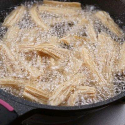 又香又脆的自制辣条，无添加吃着更健康