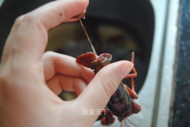小龙虾怎么做好吃又简单，又简单又好吃的小龙虾做法（虾肉嫩滑麻辣入味）