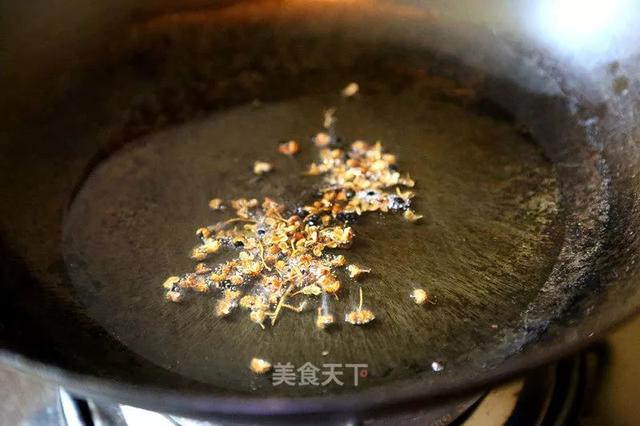小龙虾怎么做好吃又简单，又简单又好吃的小龙虾做法（虾肉嫩滑麻辣入味）