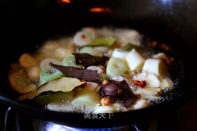 小龙虾怎么做好吃又简单，又简单又好吃的小龙虾做法（虾肉嫩滑麻辣入味）