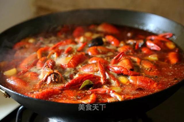 小龙虾怎么做好吃又简单，又简单又好吃的小龙虾做法（虾肉嫩滑麻辣入味）