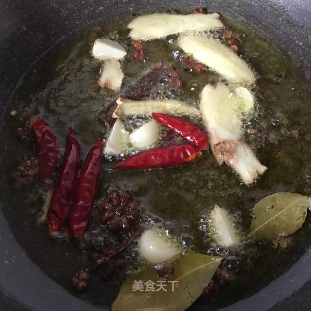 小龙虾怎么做好吃又简单，又简单又好吃的小龙虾做法（虾肉嫩滑麻辣入味）