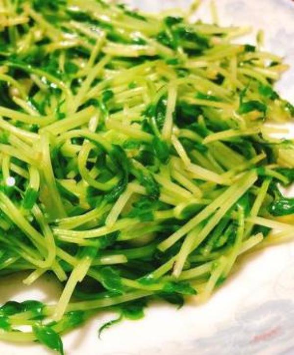 豆苗怎么做好吃，豆苗怎么做才好吃（吃了这么多年的豆苗）