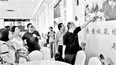 汪曾祺散文好段赏析，平淡中的诗意——汪曾祺散文语言赏析