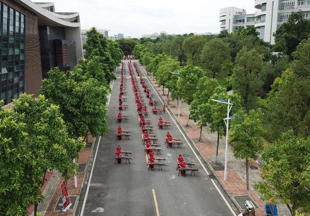 国内顶级古筝演奏家，爱弹古筝的王桂香：独坐慢抚琴