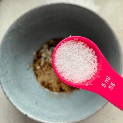 家常酸汤水饺的酸汤做法，不妨花两分钟来看看这个做法