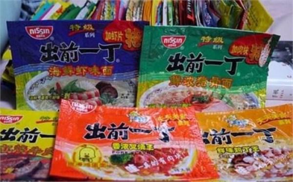 小康家庭方便面，童年的方便面有哪些（80后童年的美食～华龙面）