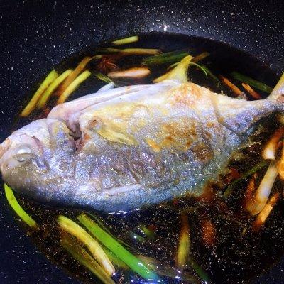 红烧金鲳鱼的做法，红烧金鲳鱼的做法最正宗的做法