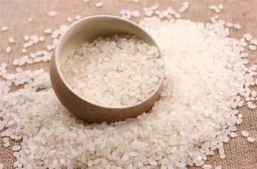 大米饭含糖量高吗，白米饭里有糖分吗（脱糖电饭锅能降低饭的含糖量）