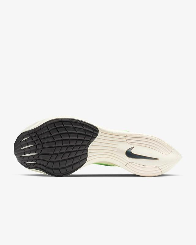 耐克zoomx，nike zoom限量跑鞋（STREAKFLY）