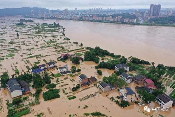 南方地区多省份遭遇洪涝灾害，我国多地遭遇大暴雨袭击……