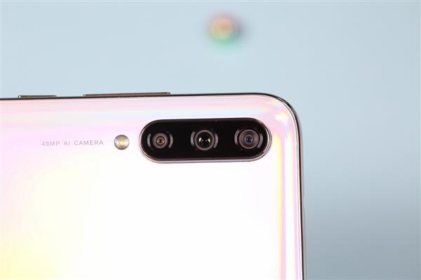 小米cc9与cc9e对比，小米CC9和CC9e该怎么选