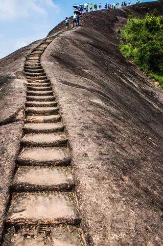 拾级而上是什么意思，拾级而上你不一定读对